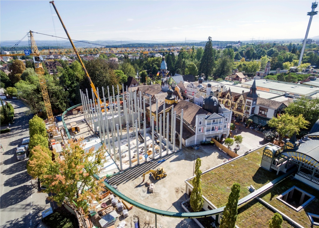 Die Luftaufnahme zeigt den Umfang der Baustelle für das „Project V“ im Deutschen Themenbereich des Europa-Park
